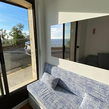 Face Mer Avec Terrasse Et Parking דירה *