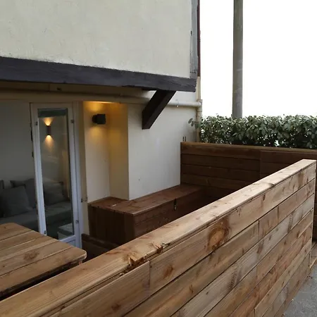 Face Mer Avec Terrasse Et Parking דירה